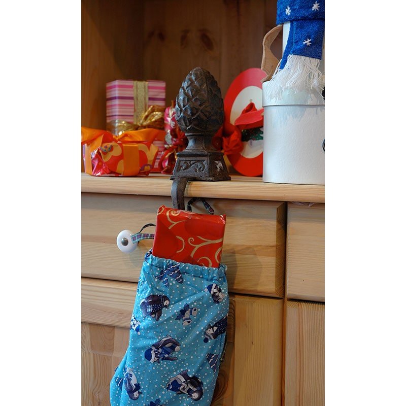 Esschert Design Cast Iron Christmas Stocking Hanger, Brown